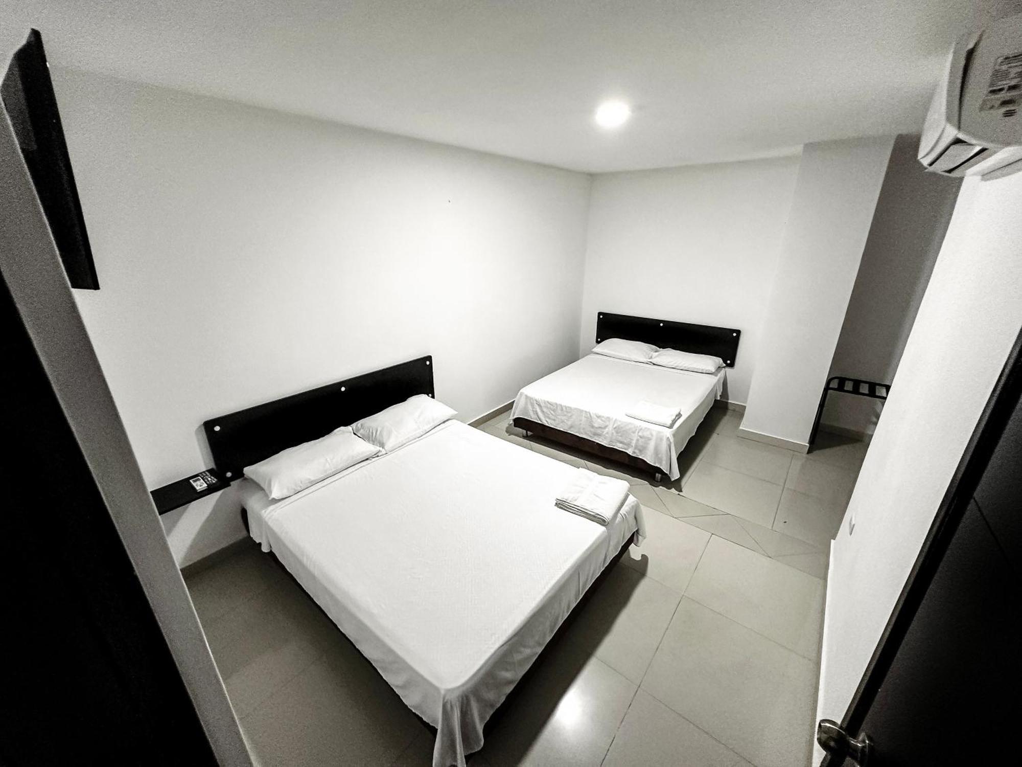 Hotel Bazurto Plaza Cartagena Exterior photo